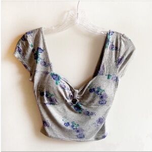 Pins and Needles shirt gray crop floral cap sleeves